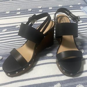Bleecker & Bond Wedges